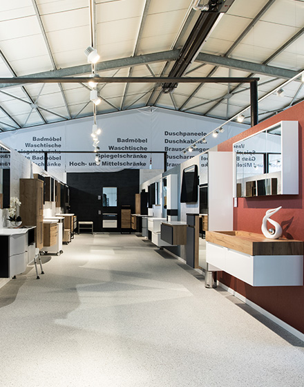 Feuchtraummöbel in der Badausstellung Mosbach – moderne Badmöbel für Ihr Badezimmer bei HATEGRA