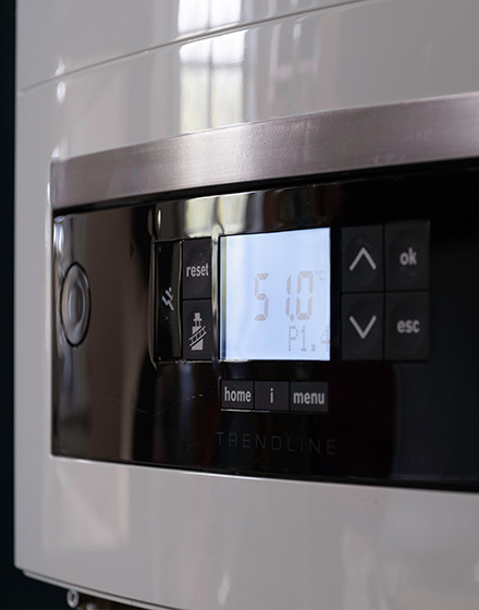 Brauchwasserwärmepumpe zur effizienten Warmwasserbereitung bei HATEGRA Mosbach – moderne Sanitärtechnik im Neckar-Odenwald-Kreis